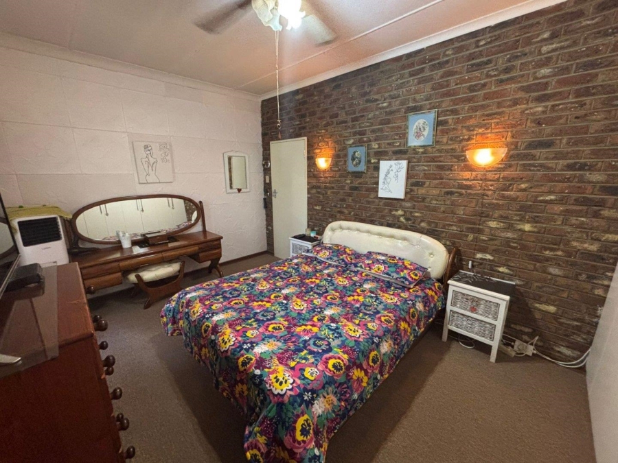 5 Bedroom Property for Sale in Parys Free State